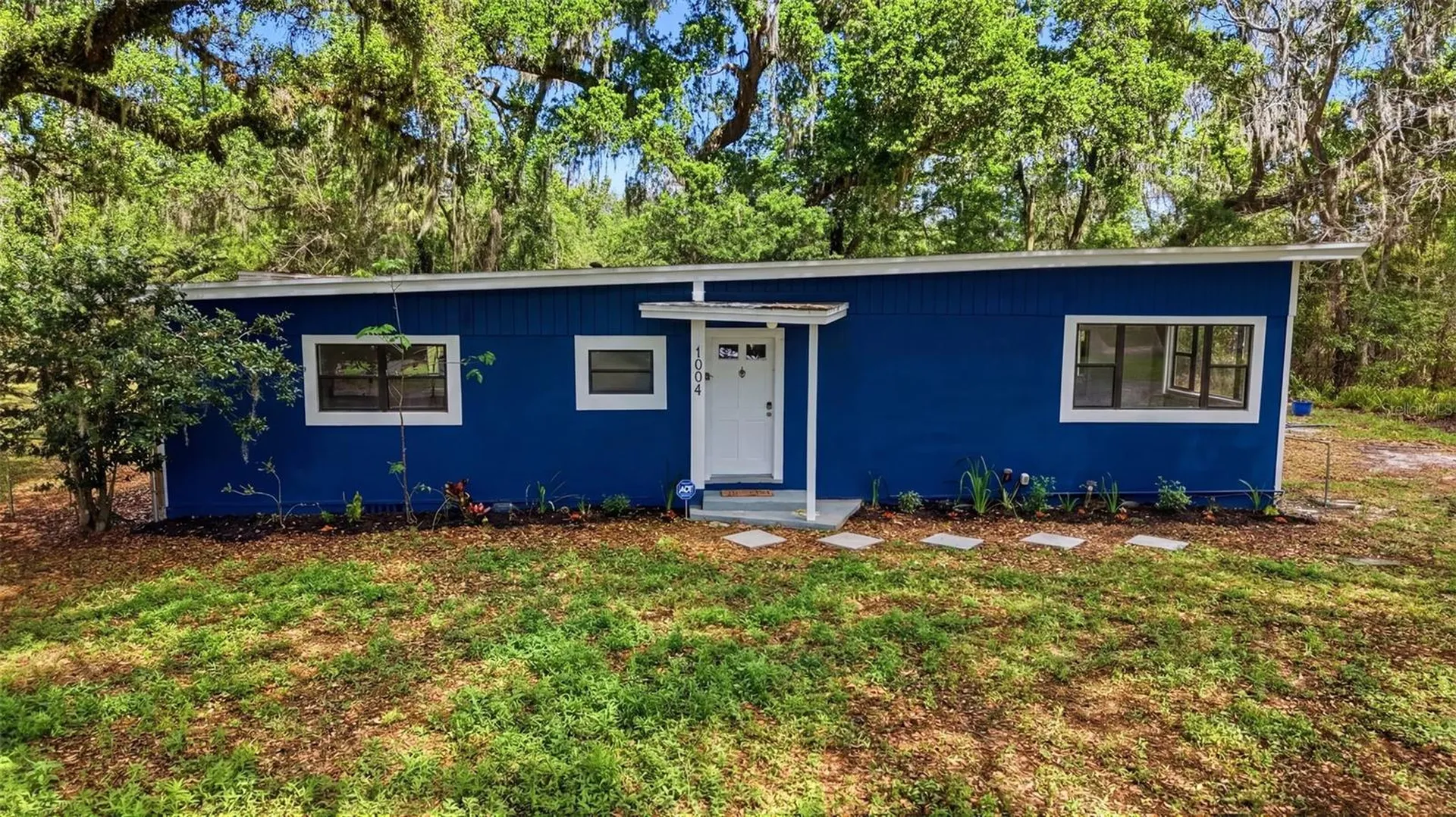 1004 Oakland Heights Avenue Plant City FL 33563