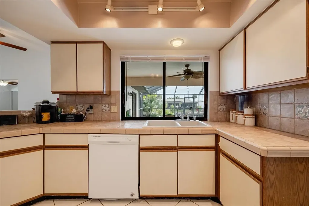 1719 W Bluewater Terrace North Fort Myers FL 33903