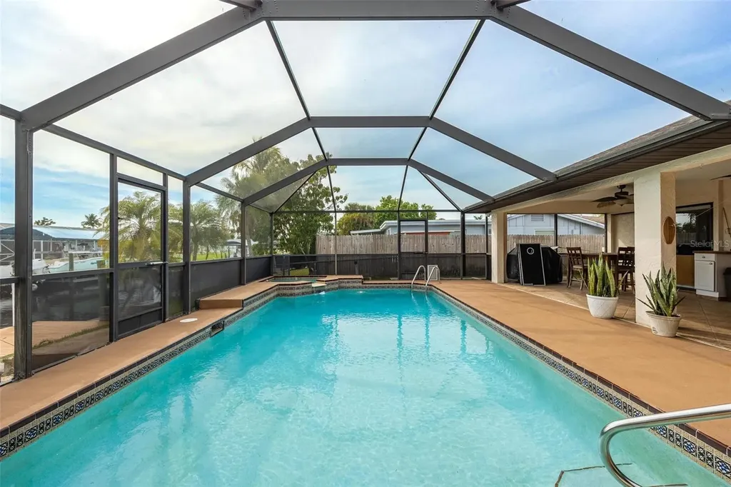 1719 W Bluewater Terrace North Fort Myers FL 33903