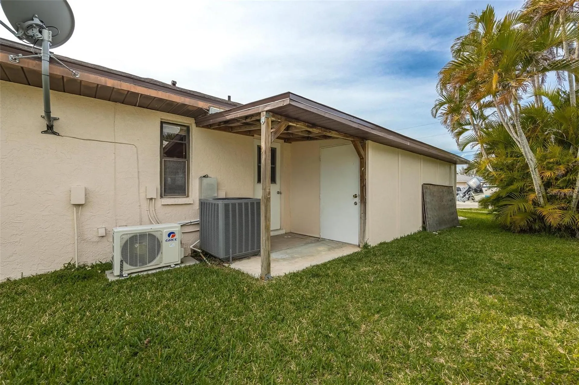 1719 W Bluewater Terrace North Fort Myers FL 33903