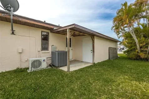 1719 W Bluewater Terrace North Fort Myers FL 33903