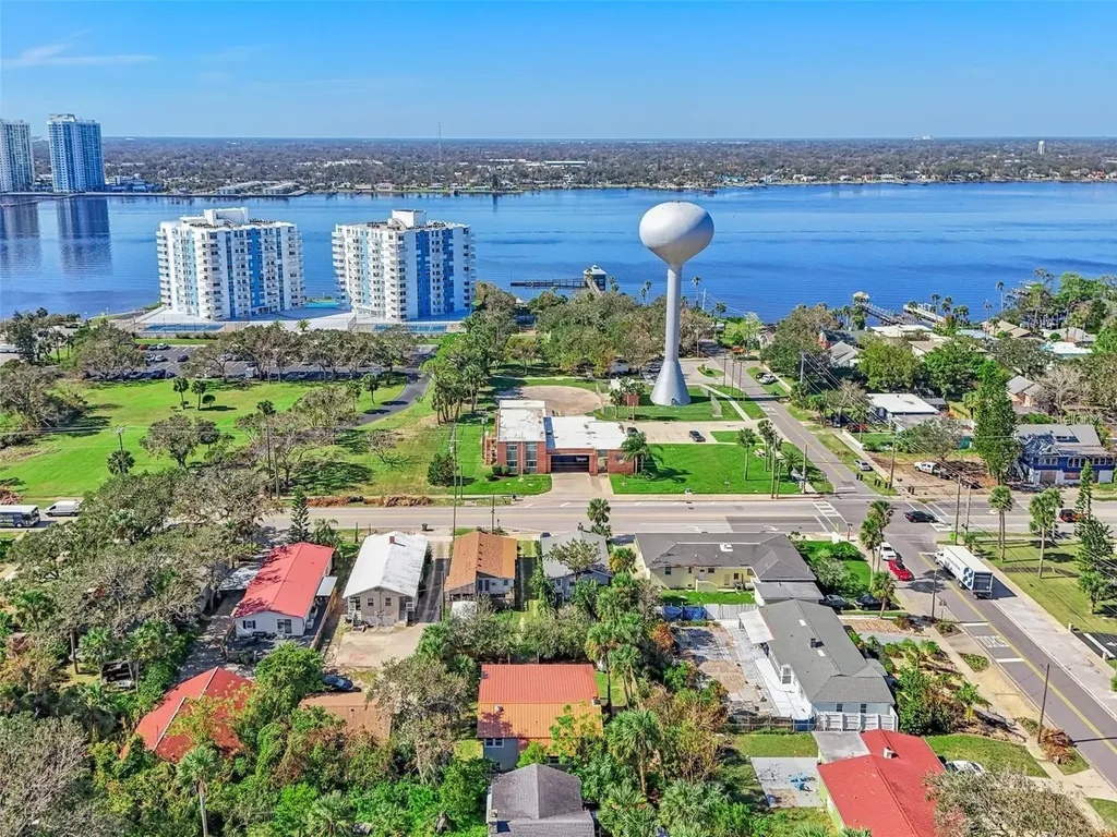 934 N Halifax Avenue Daytona Beach FL 32118