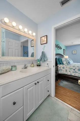 3958 37th Street S St Petersburg FL 33711