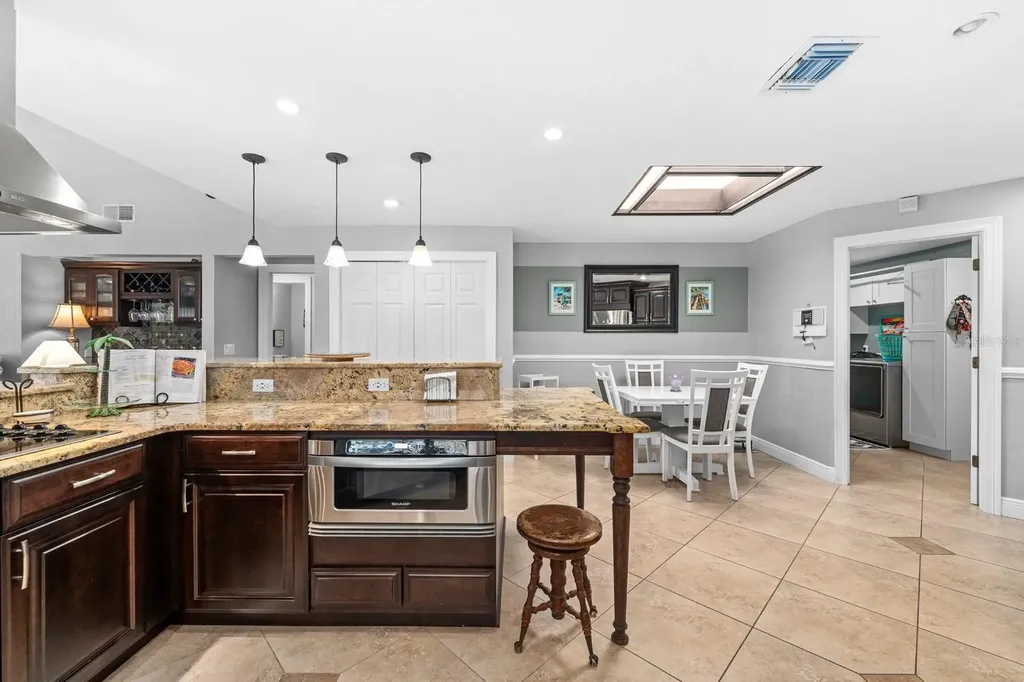 1812 Pine Hill Drive Safety Harbor FL 34695