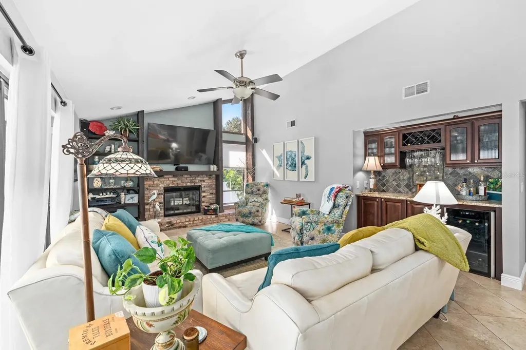 1812 Pine Hill Drive Safety Harbor FL 34695