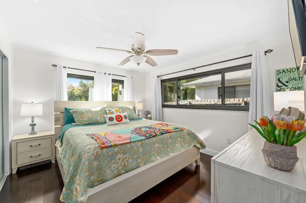 1812 Pine Hill Drive Safety Harbor FL 34695