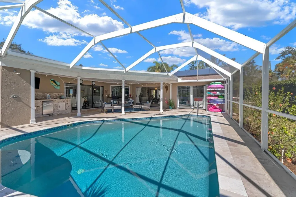 1812 Pine Hill Drive Safety Harbor FL 34695