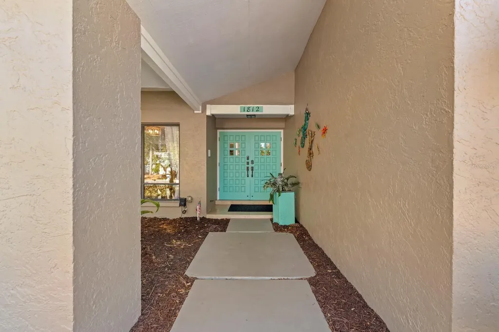 1812 Pine Hill Drive Safety Harbor FL 34695