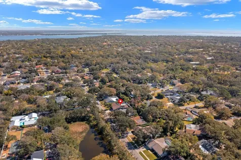 1812 Pine Hill Drive Safety Harbor FL 34695