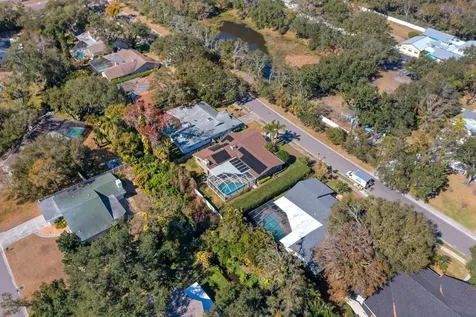 1812 Pine Hill Drive Safety Harbor FL 34695