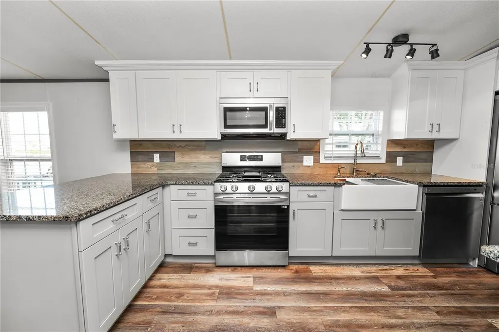 5121 Shore Line Drive Polk City FL 33868