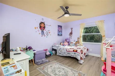 9693 58th Street N Pinellas Park FL 33782