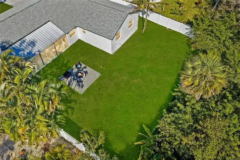 9693 58th Street N Pinellas Park FL 33782