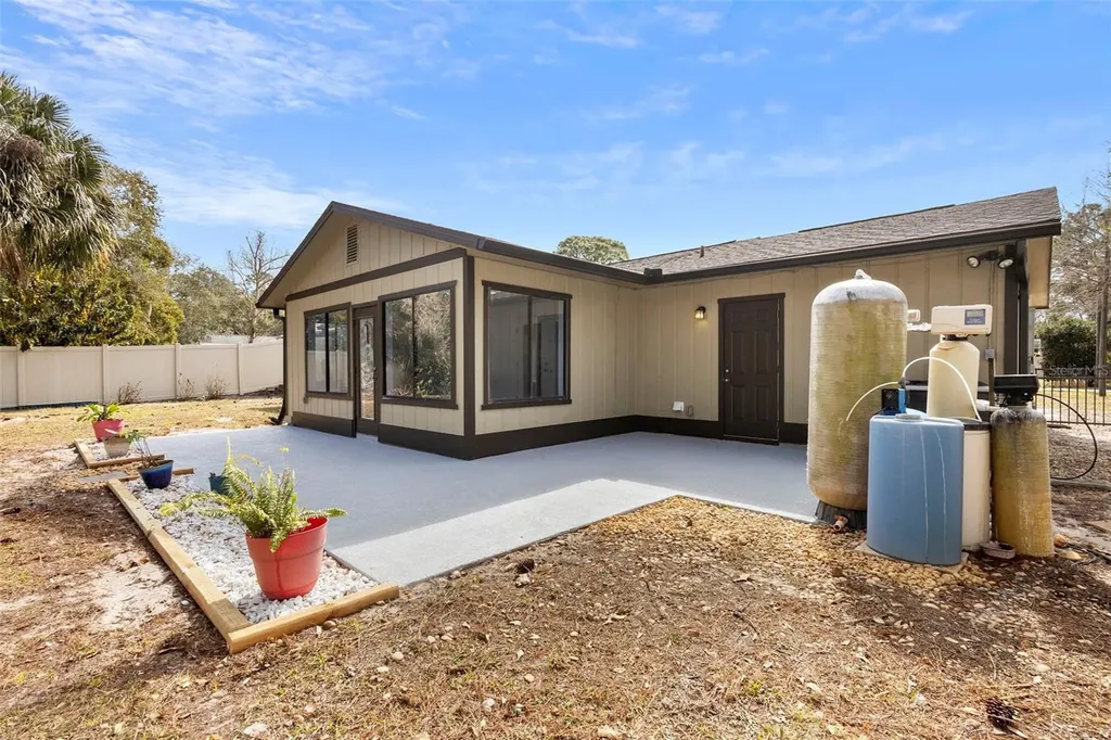 286 Valencia Road Debary FL 32713
