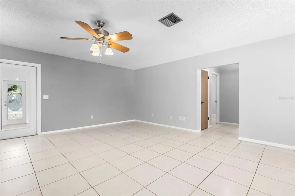 286 Valencia Road Debary FL 32713