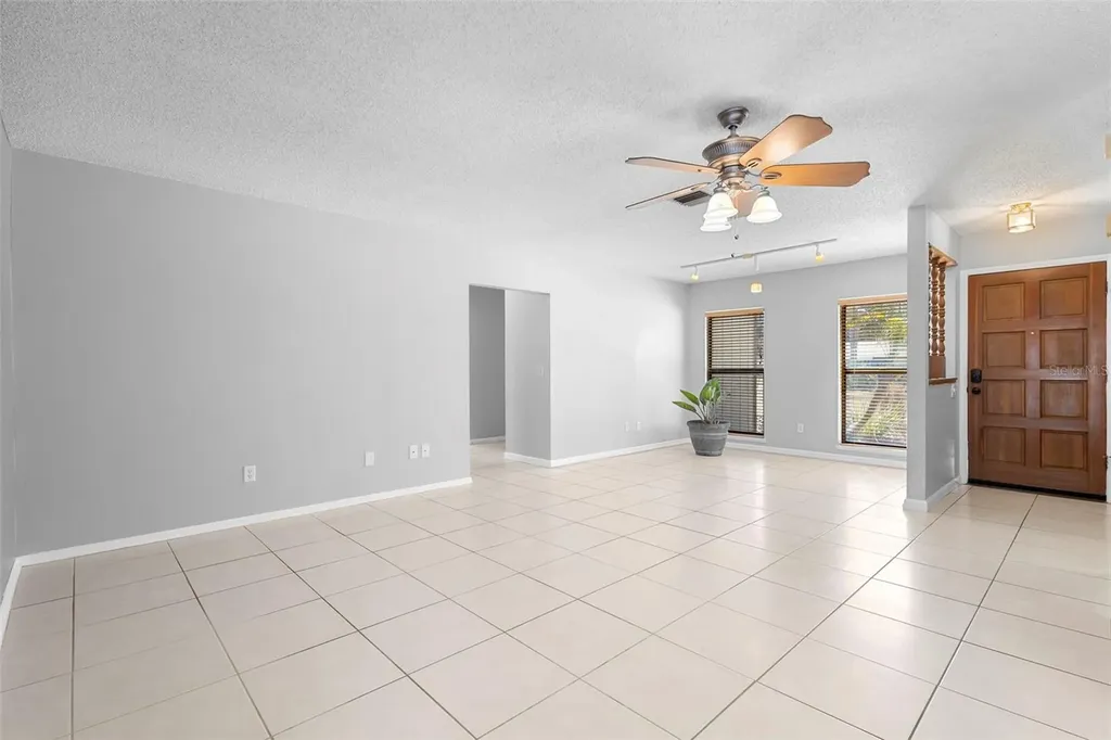 286 Valencia Road Debary FL 32713