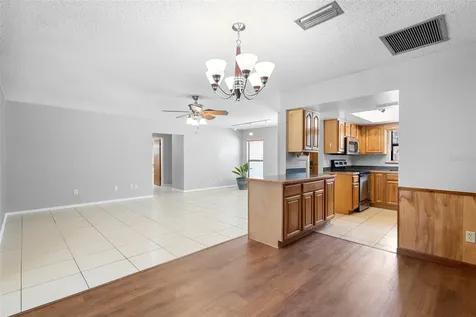 286 Valencia Road Debary FL 32713