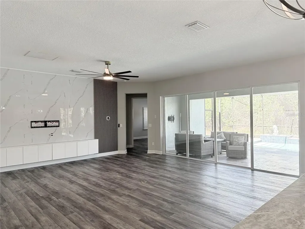 7004 Mainland Avenue Apollo Beach FL 33572