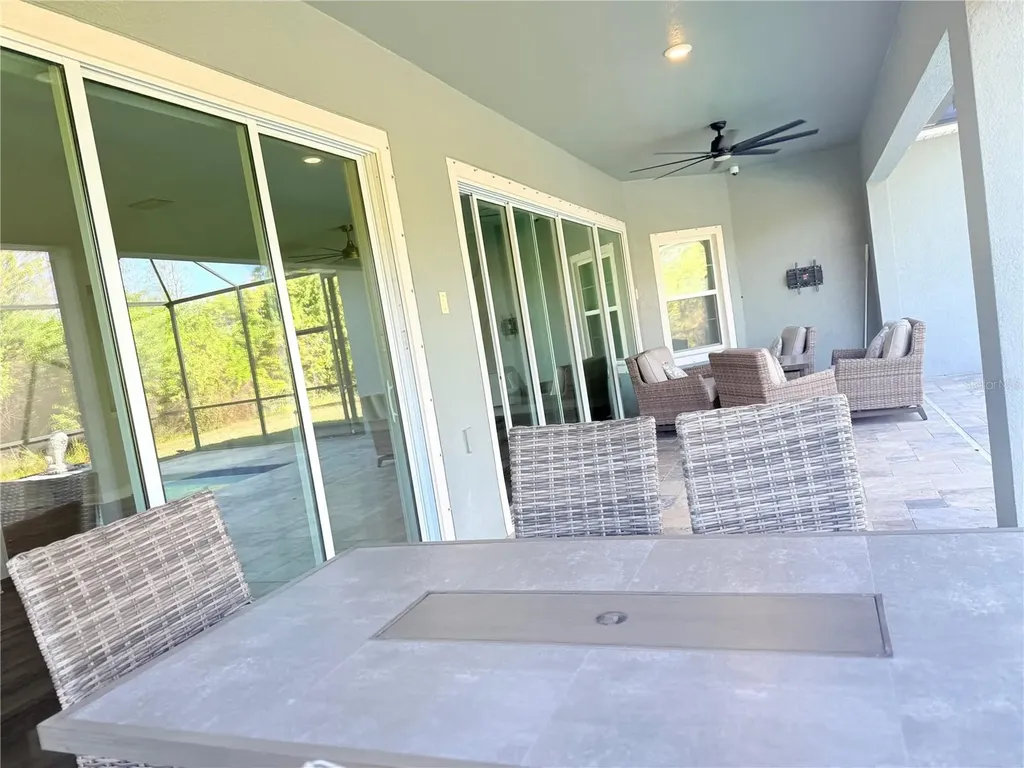 7004 Mainland Avenue Apollo Beach FL 33572