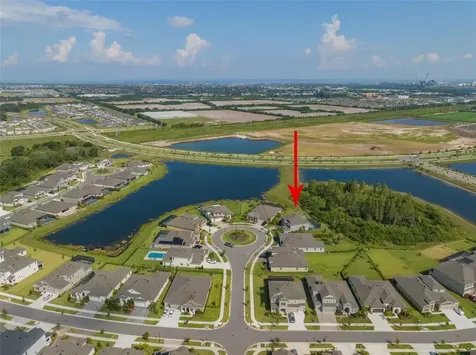 7004 Mainland Avenue Apollo Beach FL 33572
