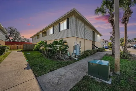 550 Golden Raintree Place Brandon FL 33510