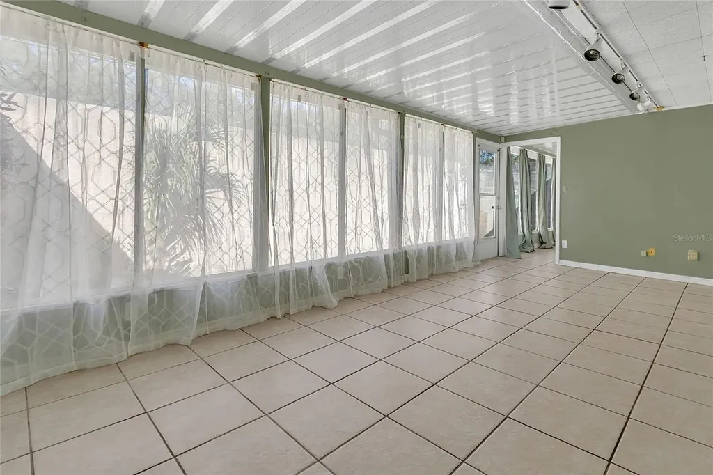 561 E Orange Street Altamonte Springs FL 32701