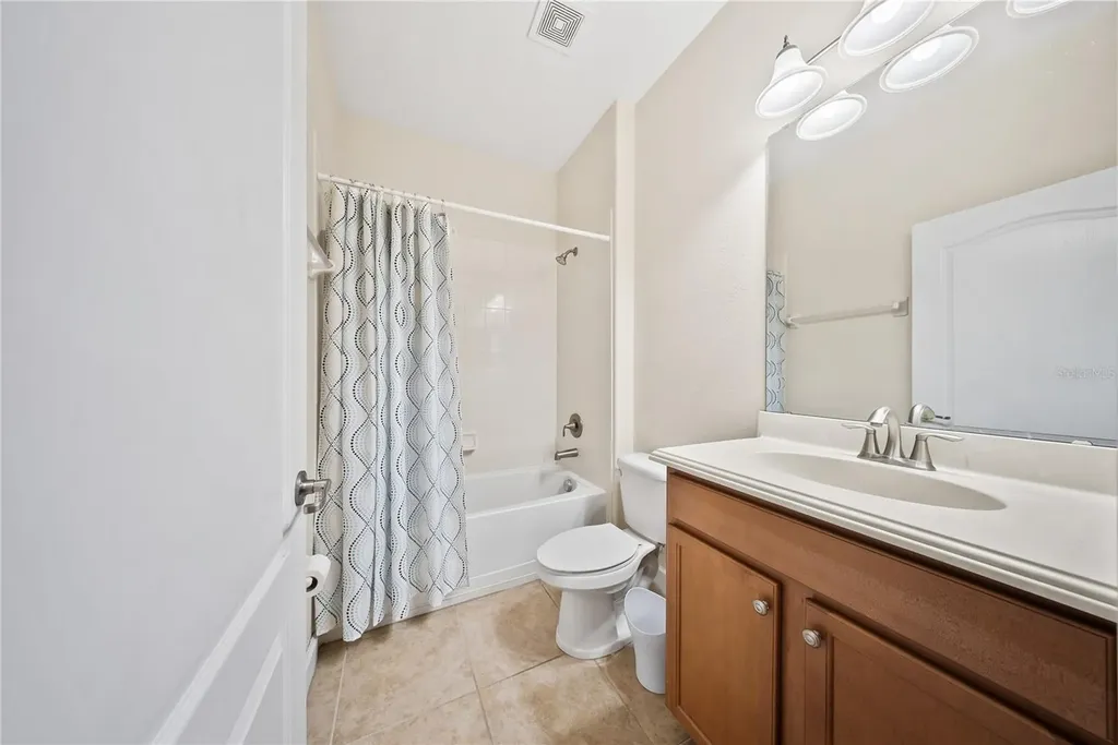 8960 Bismarck Palm Road Kissimmee FL 34747