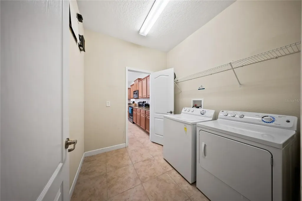 8960 Bismarck Palm Road Kissimmee FL 34747