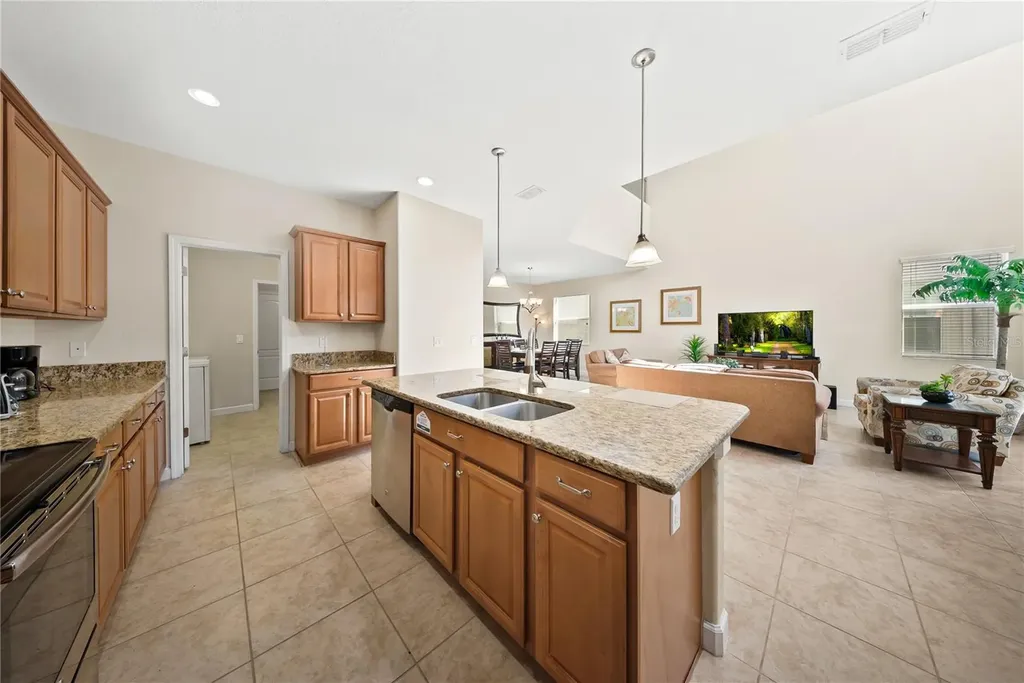 8960 Bismarck Palm Road Kissimmee FL 34747