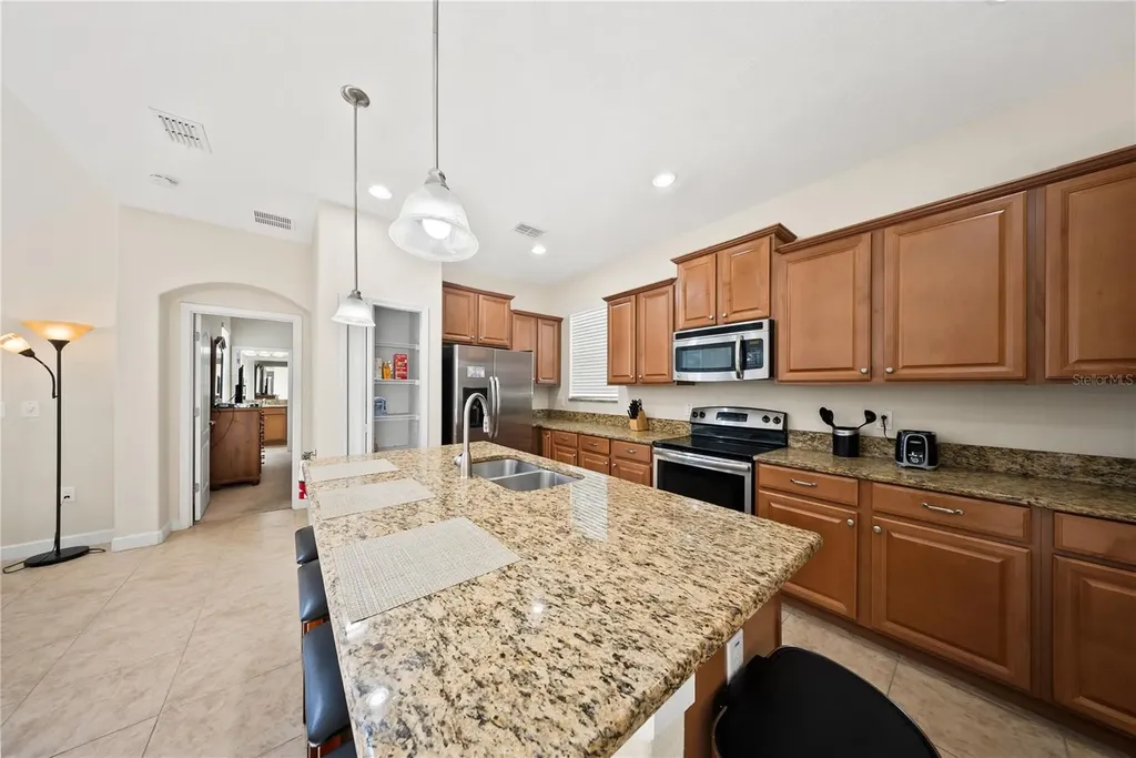 8960 Bismarck Palm Road Kissimmee FL 34747