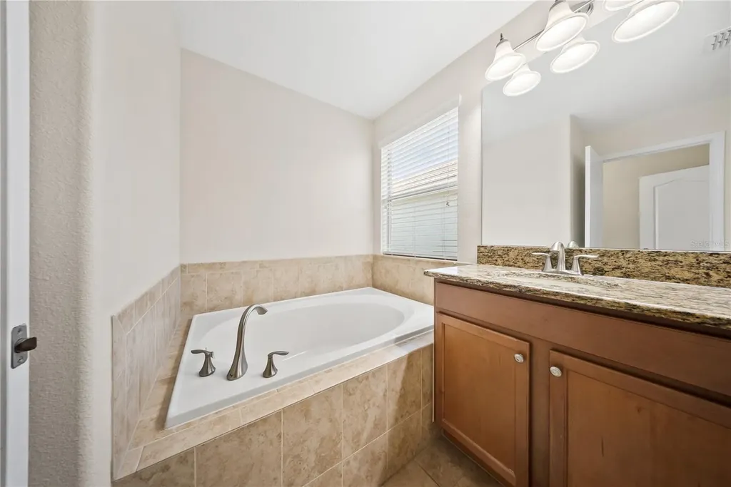 8960 Bismarck Palm Road Kissimmee FL 34747