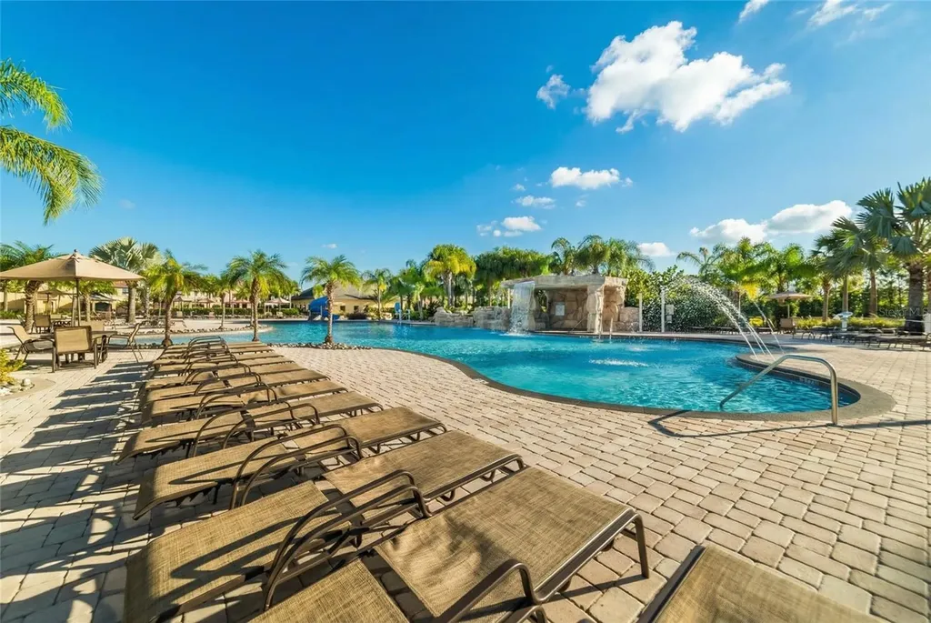 8960 Bismarck Palm Road Kissimmee FL 34747