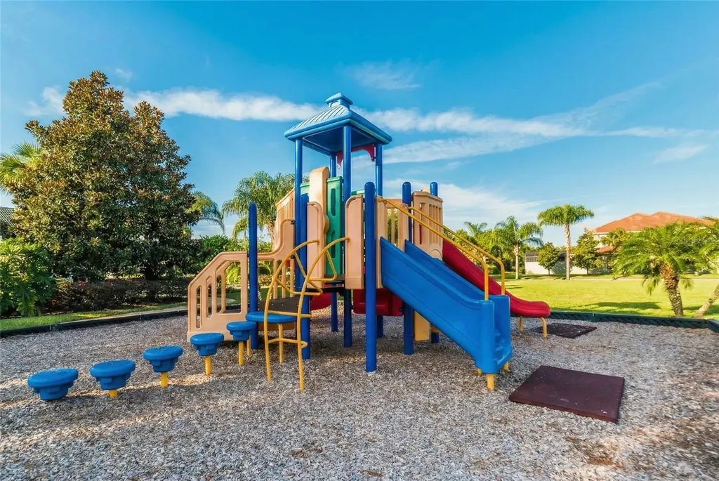 8960 Bismarck Palm Road Kissimmee FL 34747