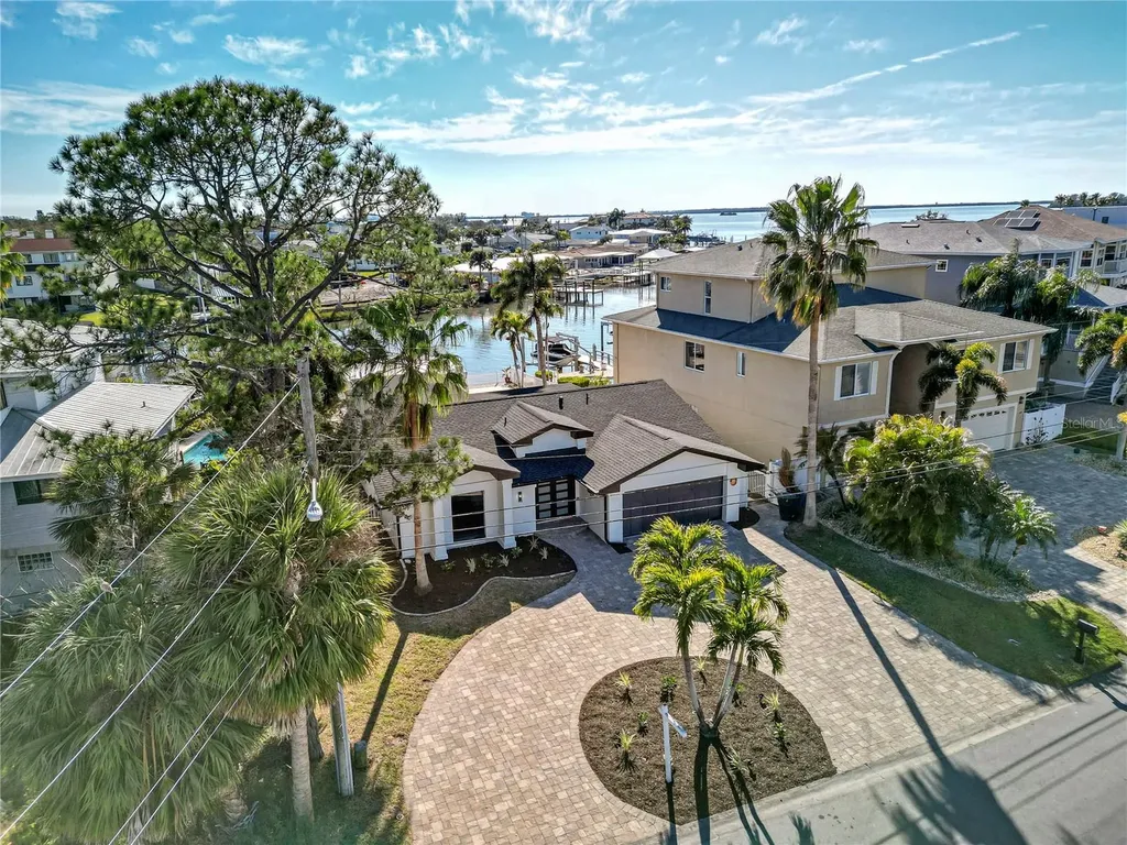567 Baywood Drive S Dunedin FL 34698