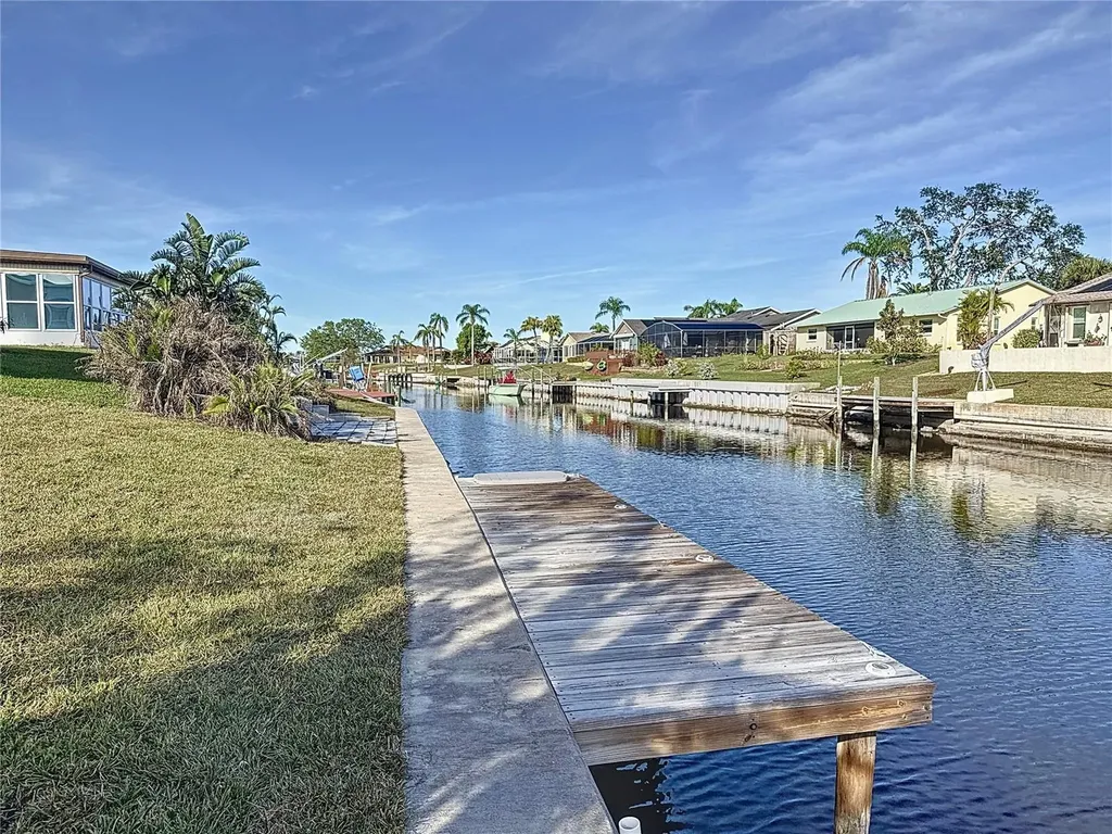 5011 Mangrove Point Road Bradenton FL 34210