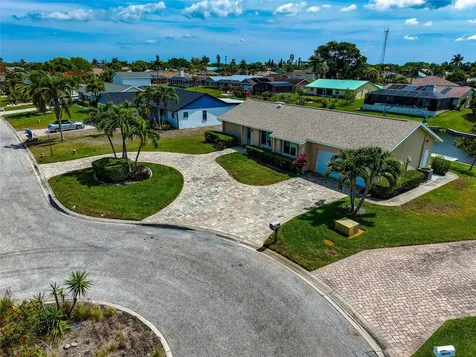 5011 Mangrove Point Road Bradenton FL 34210