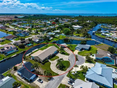 5011 Mangrove Point Road Bradenton FL 34210