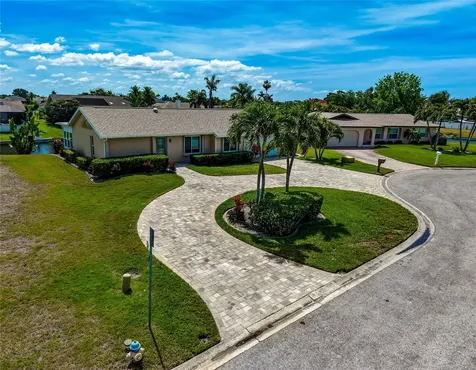 5011 Mangrove Point Road Bradenton FL 34210