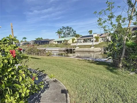 5011 Mangrove Point Road Bradenton FL 34210