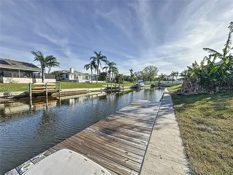 5011 Mangrove Point Road Bradenton FL 34210