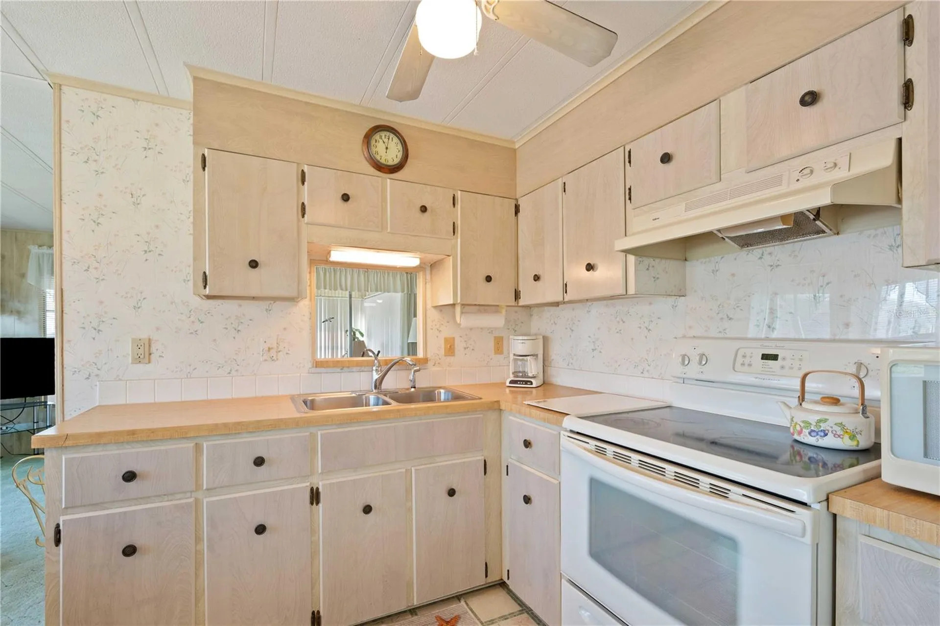 37812 Valencia Avenue Zephyrhills FL 33541