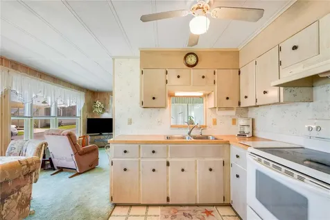 37812 Valencia Avenue Zephyrhills FL 33541
