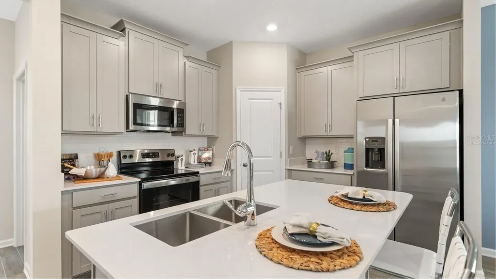 794 Rivington Avenue Debary FL 32713