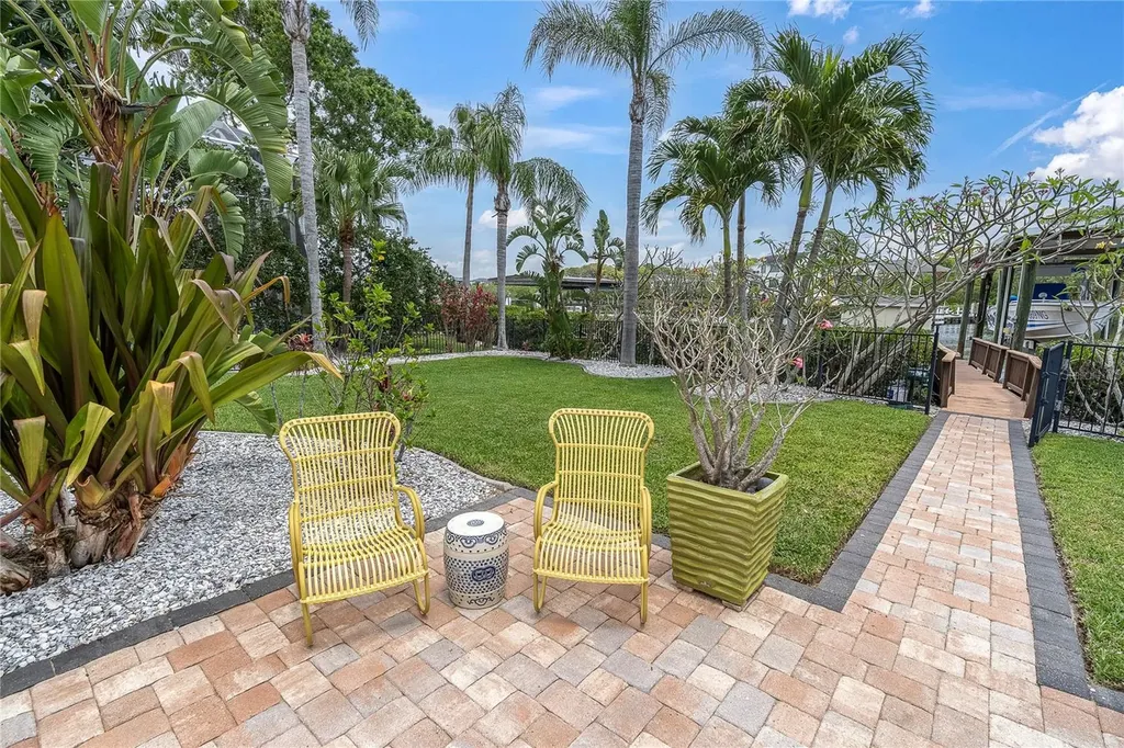633 Soundview Drive Palm Harbor FL 34683
