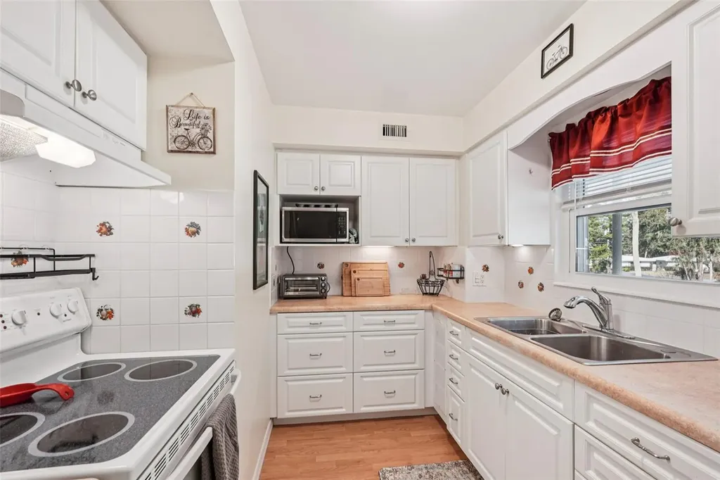 3900 Roxane Boulevard Sarasota FL 34235