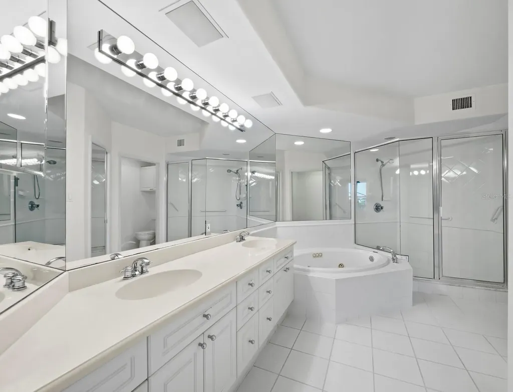 5430 Eagles Point Circle Sarasota FL 34231