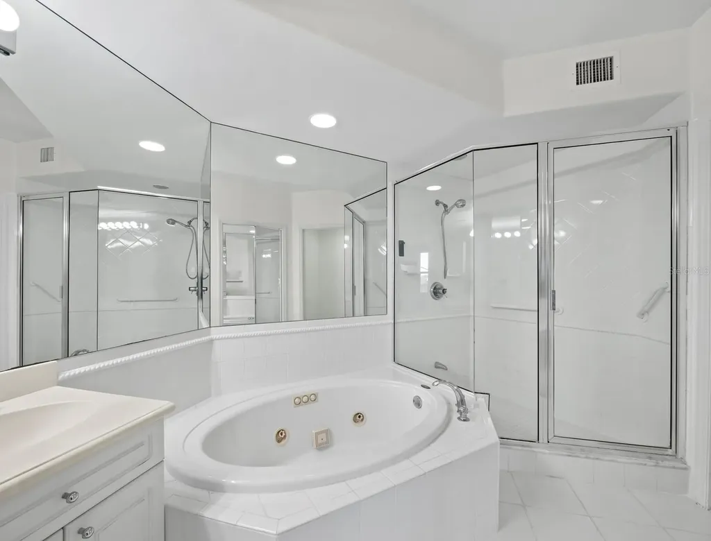 5430 Eagles Point Circle Sarasota FL 34231