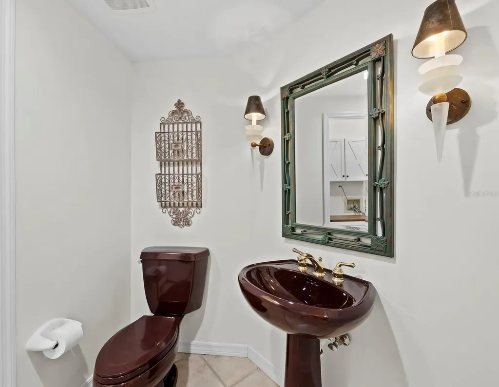 5430 Eagles Point Circle Sarasota FL 34231