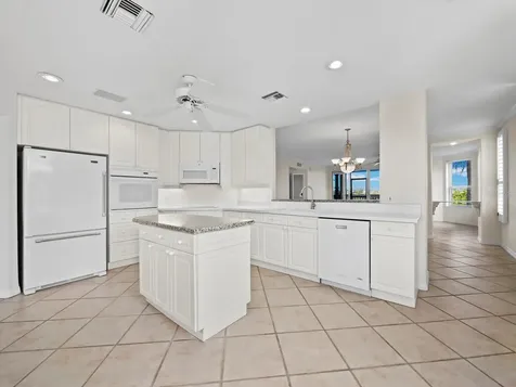 5430 Eagles Point Circle Sarasota FL 34231