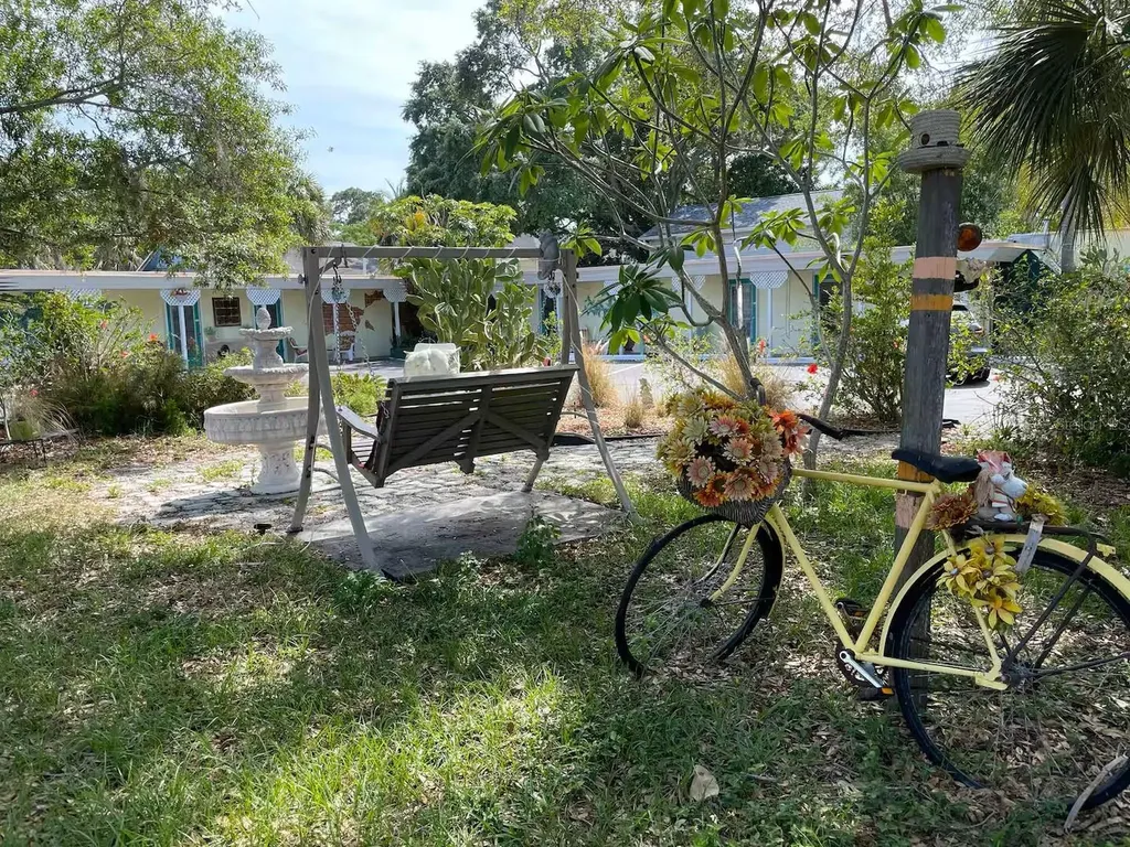 1064 Broadway Dunedin FL 34698